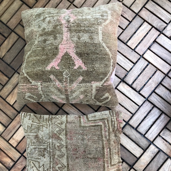 Two Kilim handmade carpet throw pillows. - Picture 2 of 5